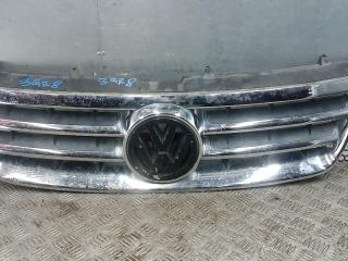 решетка радиатора Volkswagen Touareg 1 поколение 2004, 3.2 л., бензин, АКПП, внедорожник 5 дв., 7L6853651C