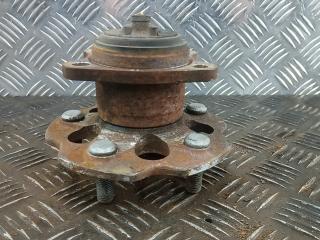 ступица задняя правая Toyota VERSO 2013, 2.0 л., дизель, МКПП, минивэн, 424500F020