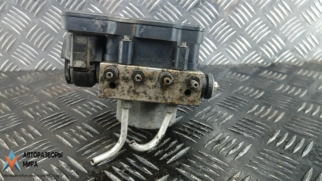 блок ABS Renault Captur 1 поколение 2015, 1.5 л., дизель, МКПП, хетчбэк 5 дв., 0265956285 - фото №1