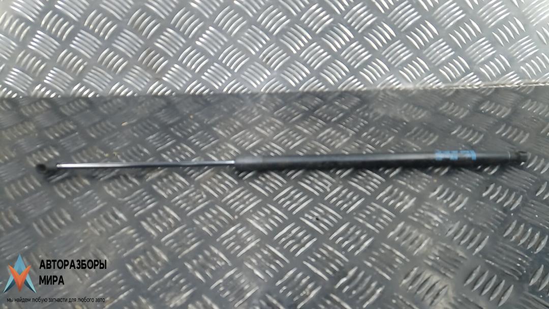 амортизатор крышки багажника (3-5 двери) Opel Mokka 1 поколение 2015, 1.6 л., дизель, МКПП, внедорожник 5 дв., 95095594, 132111 - фото №1