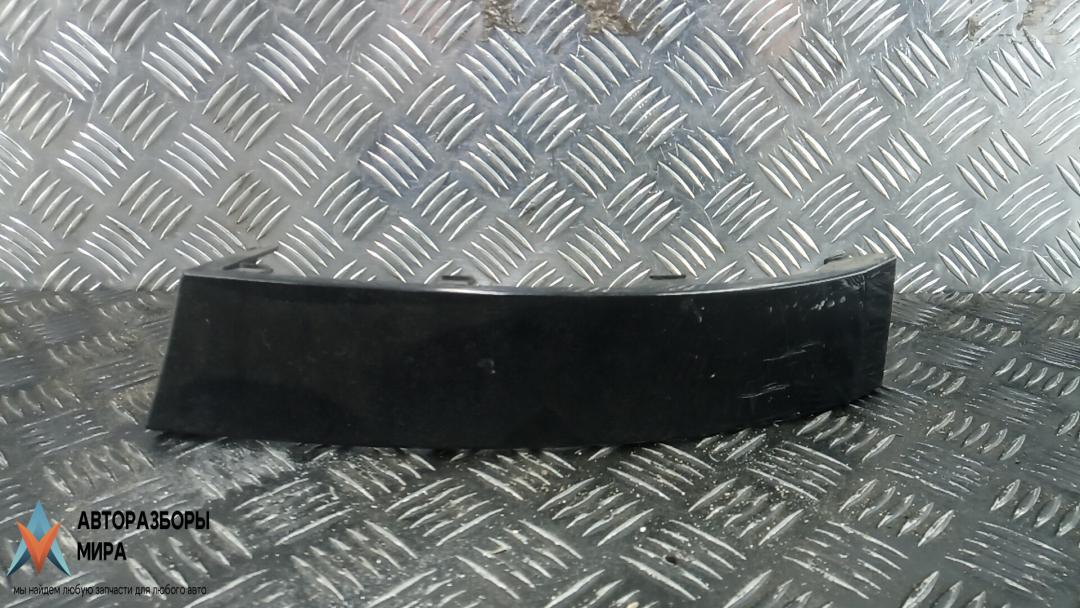 ус под фонарь правый Skoda Octavia 2 поколение (A5) 2006, 1.4 л., бензин, МКПП, хетчбэк 5 дв., 1Z5813346 - фото №1