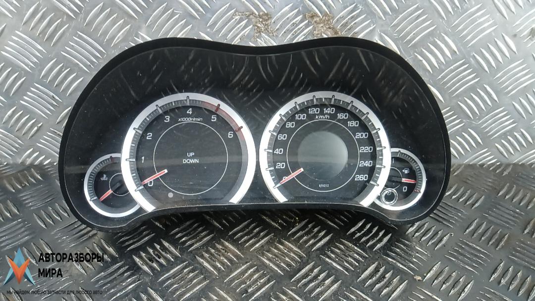 приборная панель Honda Accord 8 поколение 2009, 2.2 л., i-DTEC, дизель, МКПП, седан, 78100TL0G31 - фото №1