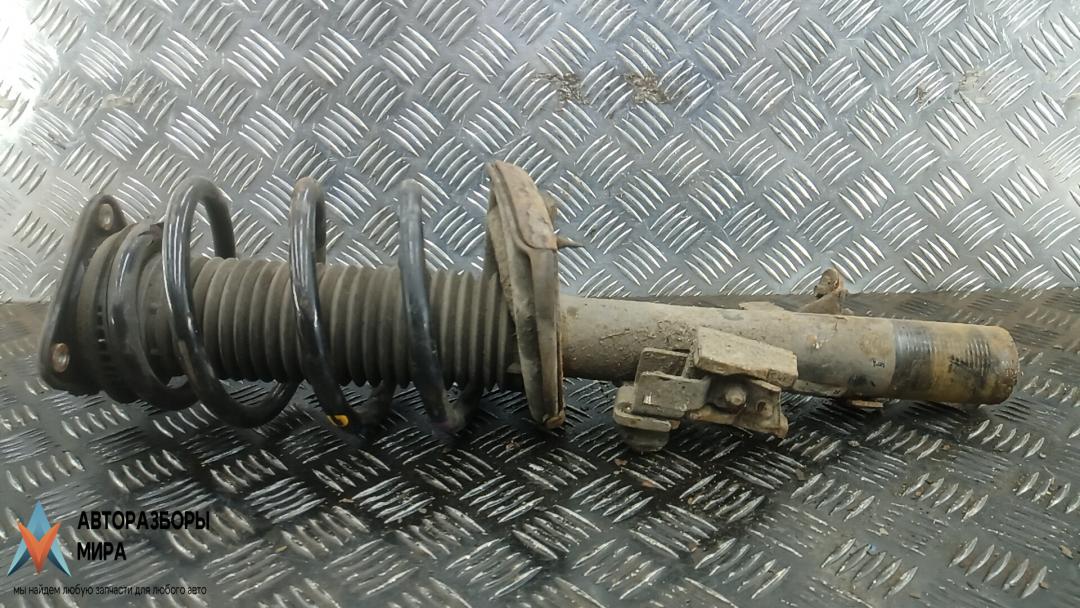 Стойка Ford Kuga 2 поколение 2013, 2.0 л., дизель, МКПП, внедорожник 5 дв. - фото №1