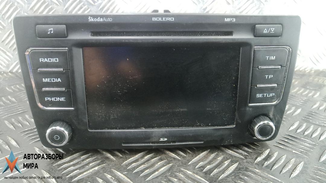 магнитола Skoda Yeti 1 поколение 2012, 1.6 л., дизель, МКПП, внедорожник 5 дв., 1Z0035156M - фото №1