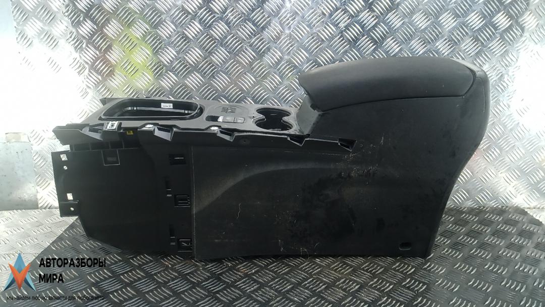 подлокотник Renault Kadjar 1 поколение 2016, 1.5 л., дизель, МКПП, хетчбэк 5 дв. - фото №1