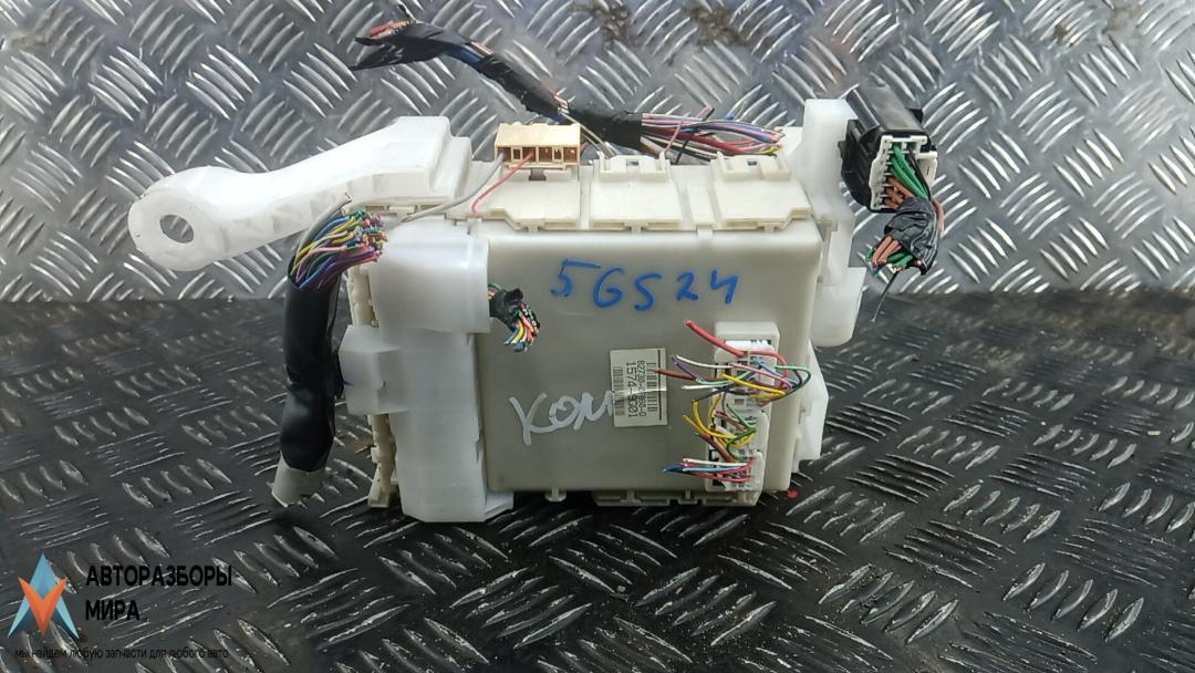 блок комфорта Toyota VERSO 2009, 1.6 л., бензин, МКПП, минивэн, 827300F060D - фото №1