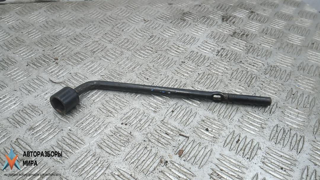 ключ колесный (балонный) Nissan Primera P12 2007, 1.6 л., бензин, МКПП, седан - фото №1