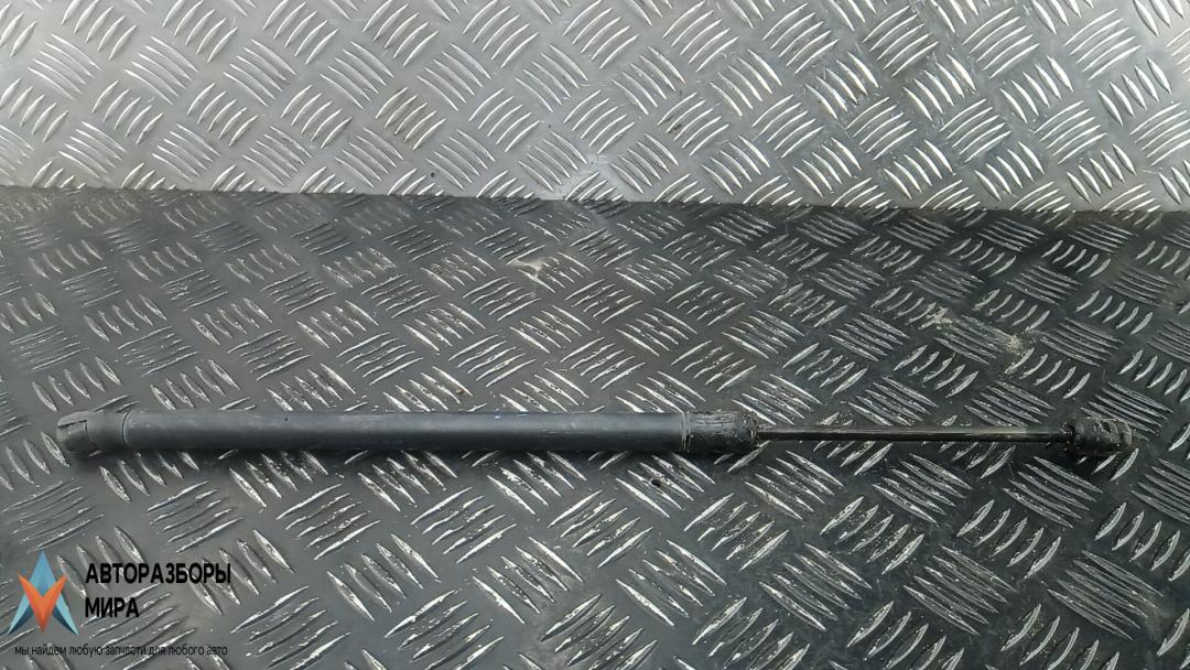 амортизатор крышки багажника (3-5 двери) Volkswagen Touran 1 поколение 2004, 1.9 л., дизель, АКПП, 1T0827550C - фото №1