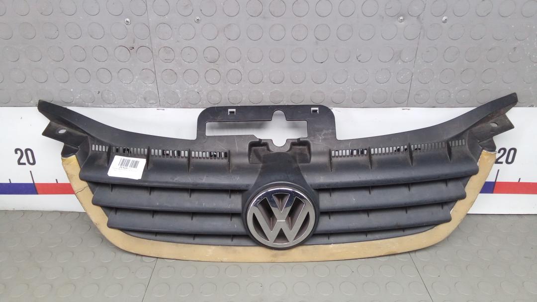 решетка радиатора Volkswagen Touran 1 поколение 2004, 1.9 л., дизель, АКПП, 1T0853651 - фото №1