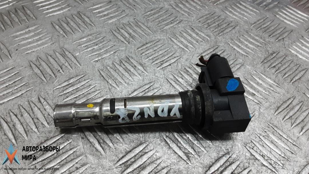 катушка зажигания Volkswagen Passat B6 2006, 1.6 л., бензин, МКПП, седан, 036905715F - фото №1