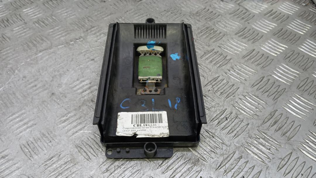 сопротивление печки Volkswagen Golf 4 поколение 2001, 1.4 л., бензин, МКПП, хетчбэк 5 дв., 1J0819022A - фото №1