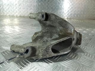 кронштейн (крепление) Audi A4 B8/8K 2007, цвет, 8K0199307BM