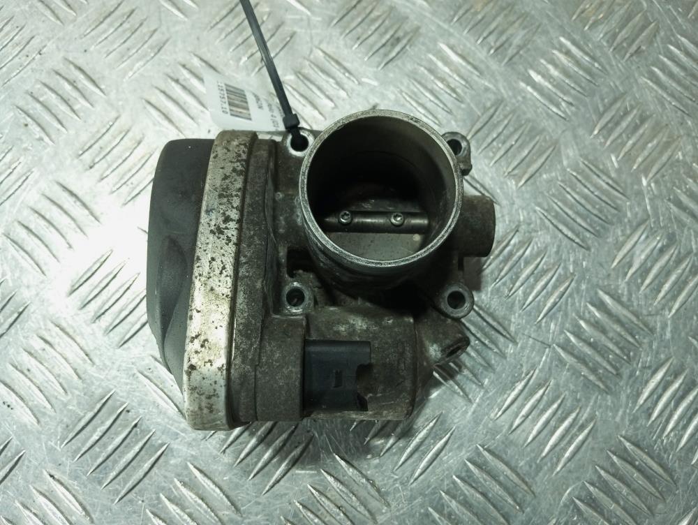 заслонка дроссельная Volkswagen Polo 4 поколение 2003, цвет, 036133062N - фото №1