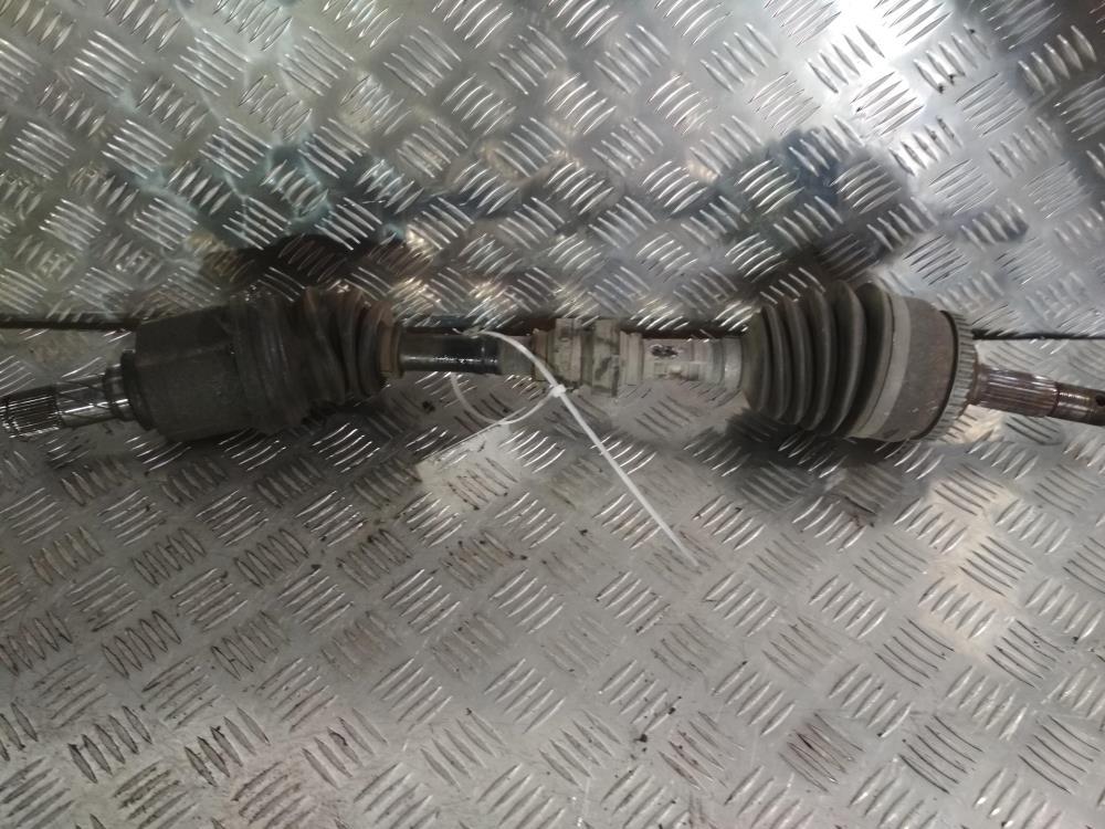 полуось передняя левая (приводной вал, ШРУС) Nissan Primera P12 2006, цвет - фото №1