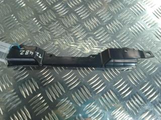 кронштейн (крепление) Tesla Model X 1 поколение 2019, цвет, 1054067