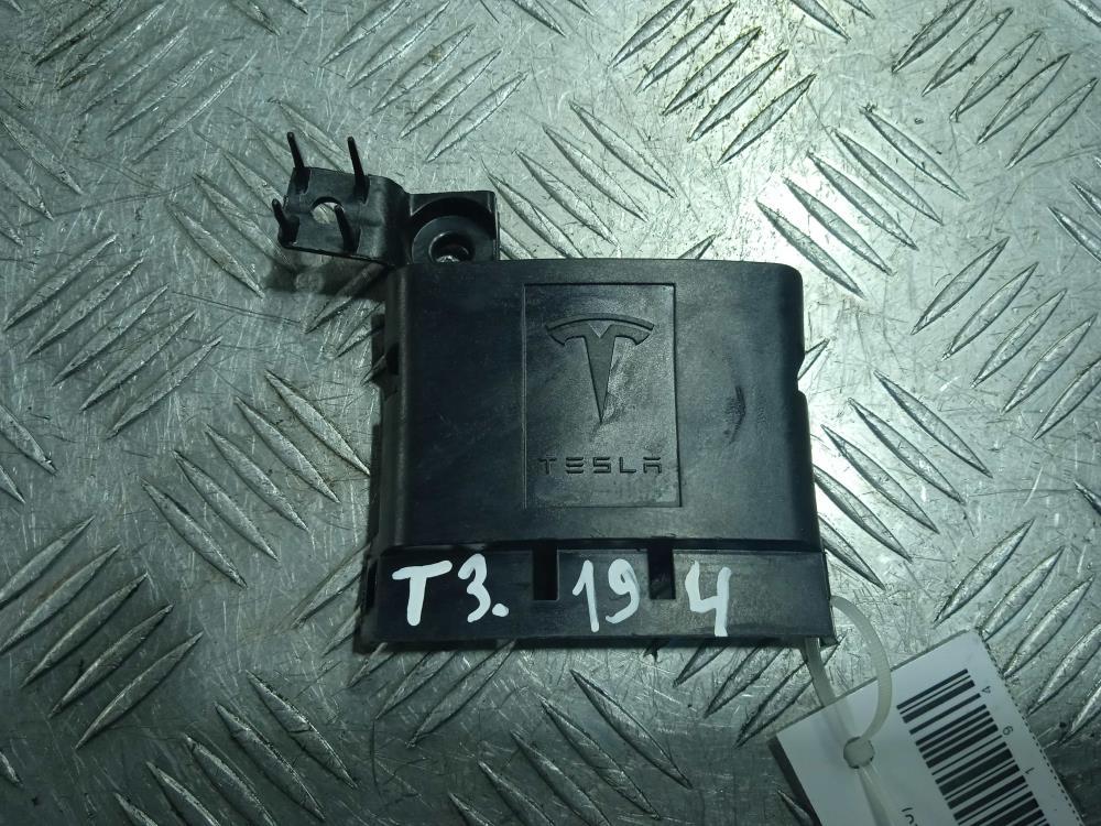 пластик Tesla Model X 1 поколение 2019, Электро , цвет, 1009181 - фото №1