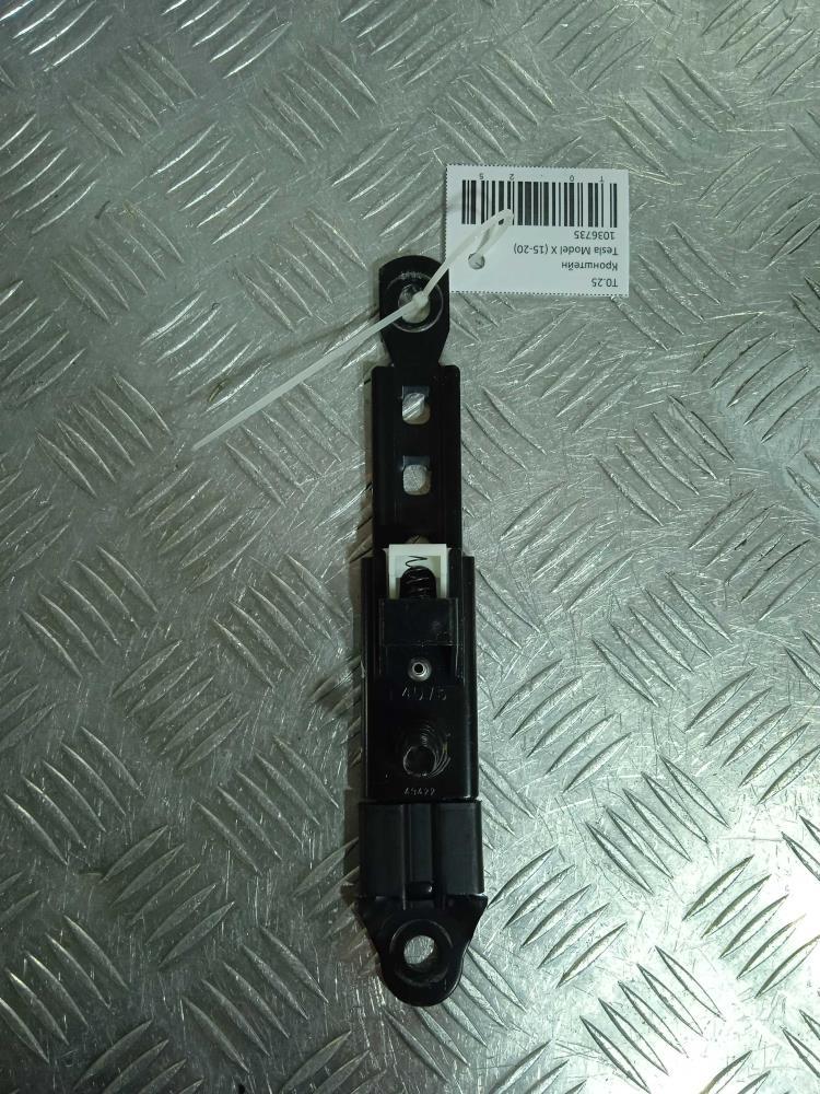 кронштейн (крепление) Tesla Model X 1 поколение 2019, Электро , цвет, 1036735 - фото №1