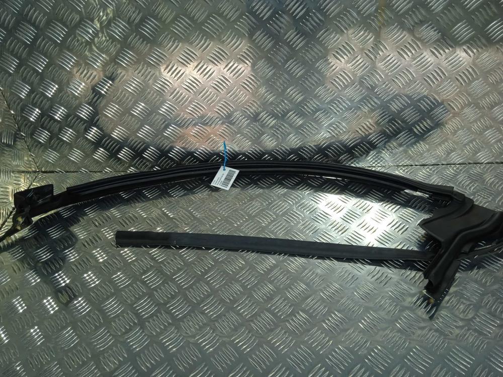 уплотнитель Tesla Model X 1 поколение 2019, цвет, 1472044 - фото №1