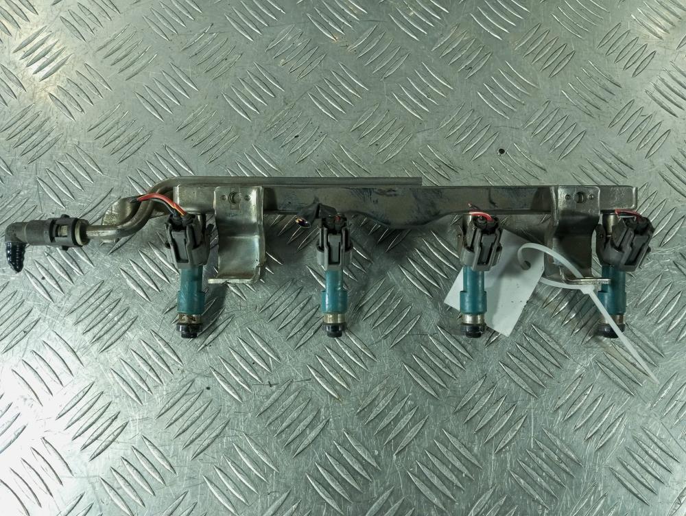 топливная рампа Mazda 3 MPS 2 поколение 2009, цвет - фото №1