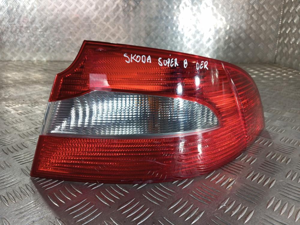 фонарь задний правый Skoda Superb 2 поколение 2011, цвет - фото №1