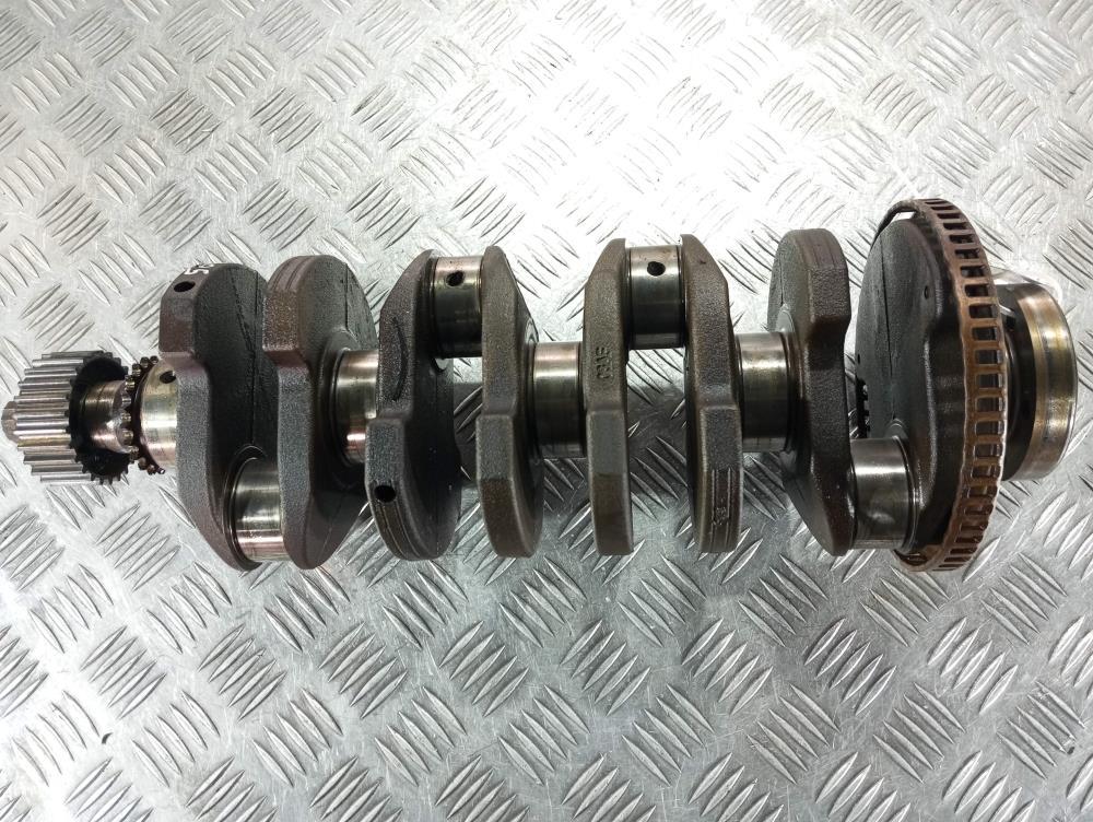 коленвал Volkswagen Golf 5 поколение 2007, цвет - фото №1