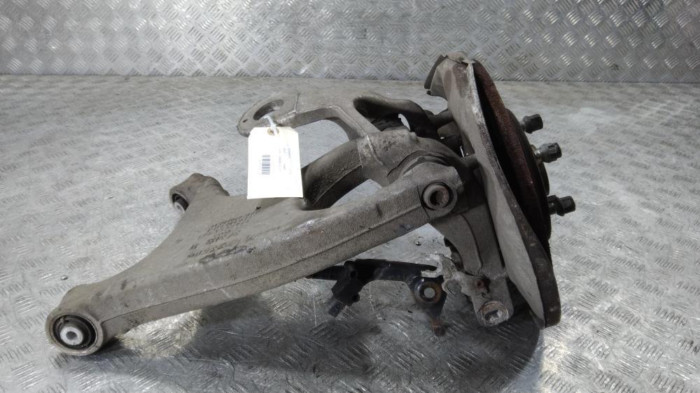 кулак задний левый Audi A4 B8/8K 2008, цвет - фото №1