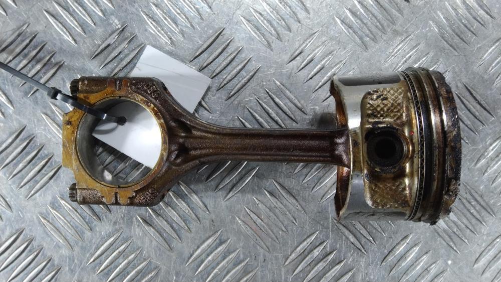 шатун Volkswagen Golf 4 поколение 2001, Бензин 1.6, цвет - фото №1