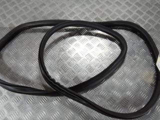 уплотнитель двери Volvo V70 3 поколение 2012, цвет