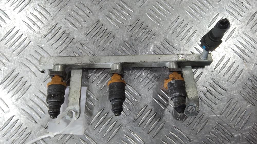 топливная рампа Chevrolet Matiz 2 поколение 2007, цвет - фото №1