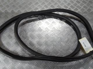 уплотнитель двери Volvo V70 3 поколение 2012, цвет