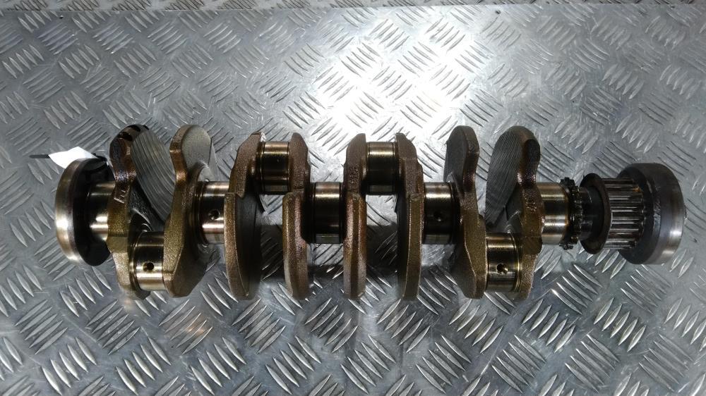 коленвал Peugeot 307 1 поколение 2004, цвет - фото №1