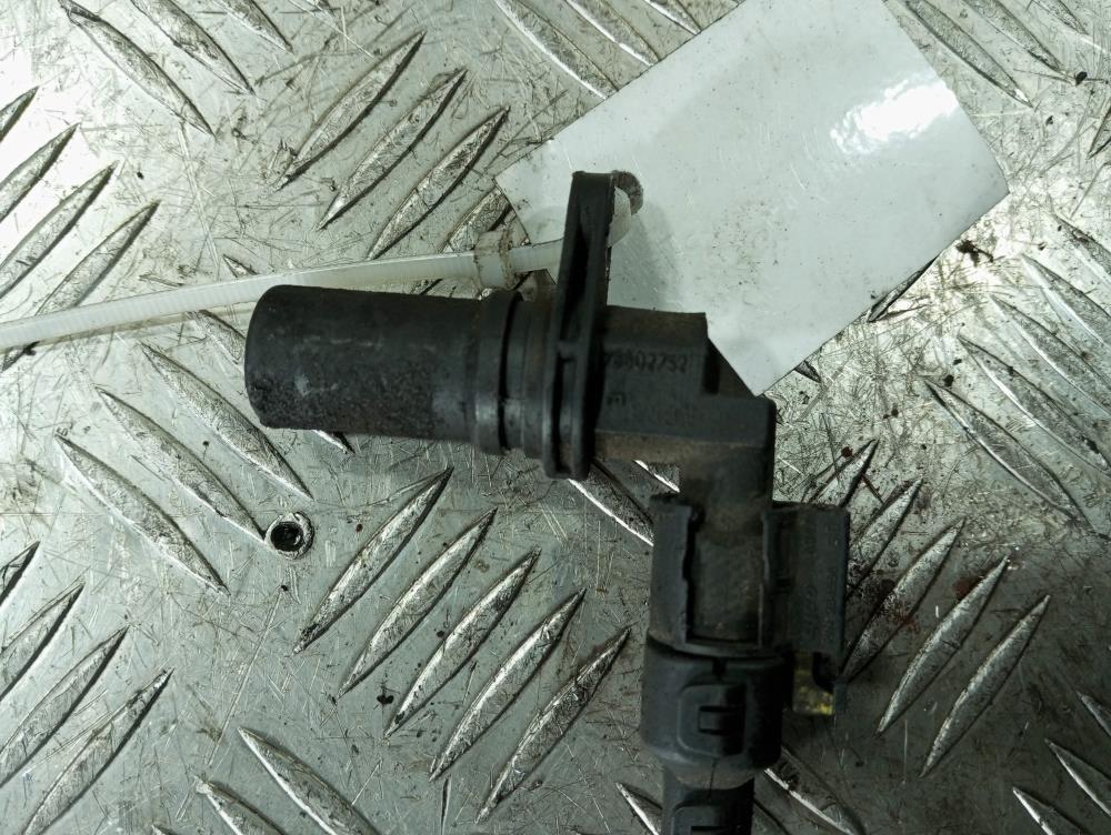 датчик коленвала Fiat Punto 3 поколение 2008, цвет, 73502752 - фото №1