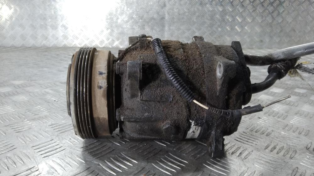 компрессор кондиционера Renault Megane 1 поколение 1998, цвет - фото №1