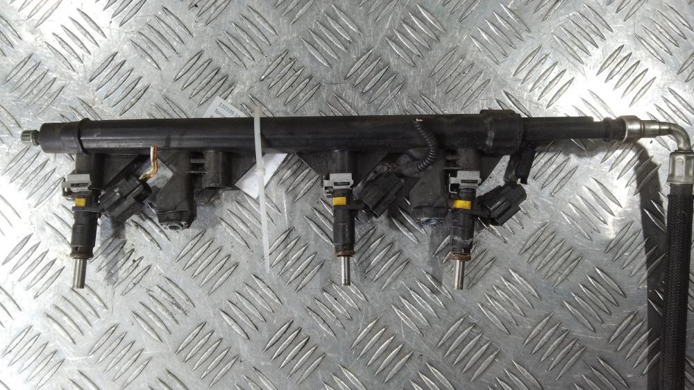 топливная рампа Peugeot 308 T7 2009, цвет, 757564680 - фото №1