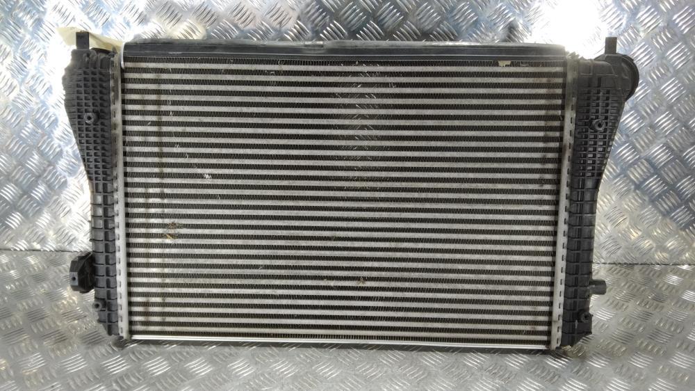 интеркулер Volkswagen Golf 6 поколение 2008, цвет, 1K0145803T - фото №1