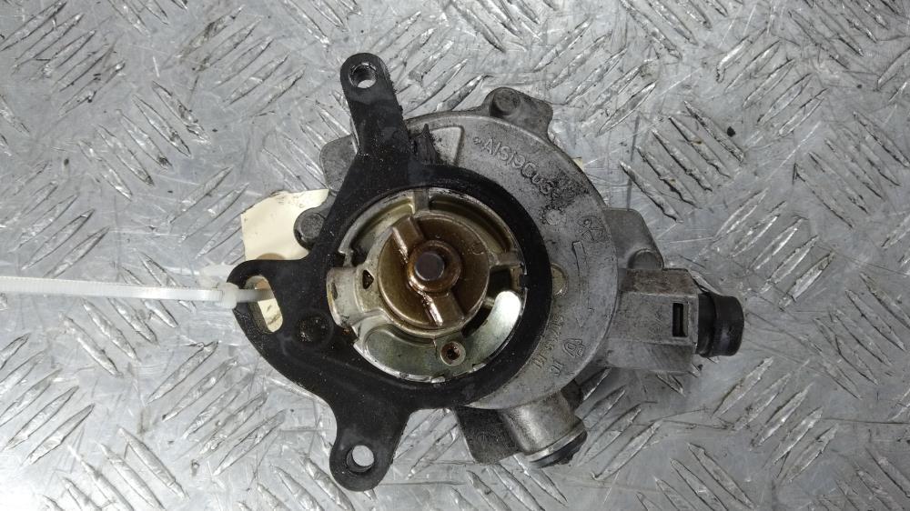 насос вакуумный Volvo S60 2 поколение 2011, цвет, BM5G-2A451-FB - фото №1