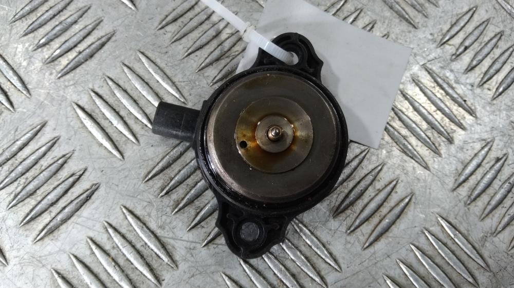 Клапан фазорегулятора BMW 5 F10/F11/F07 2013, цвет, 7593719 - фото №1