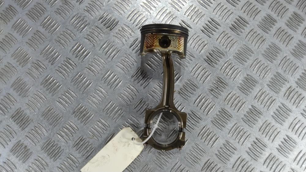 поршень Mazda 6 GG 2003, цвет - фото №1