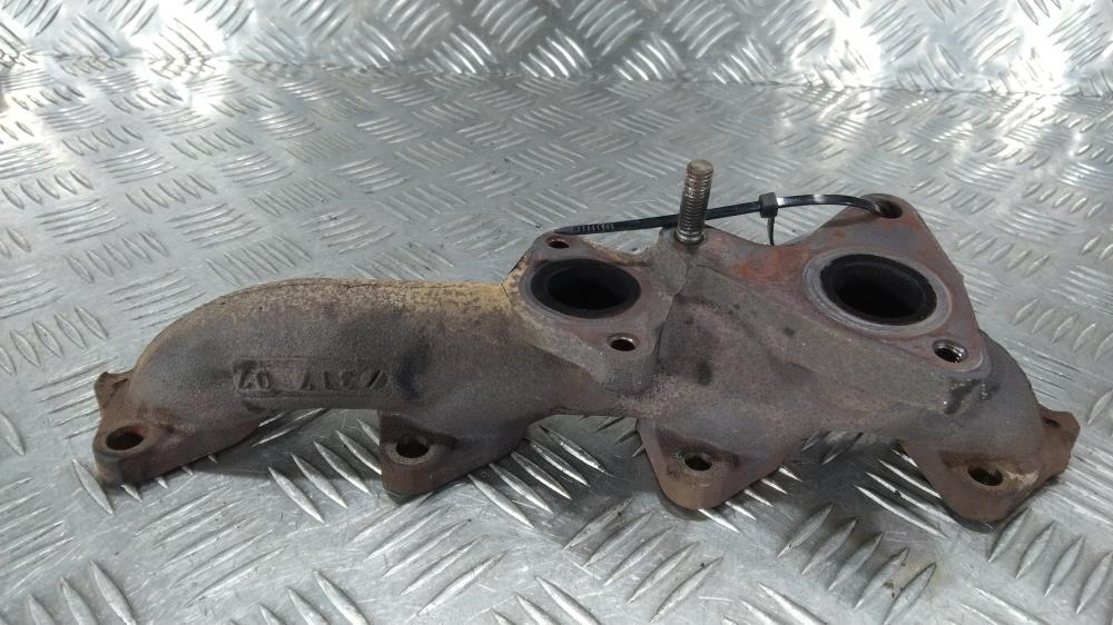 коллектор выпускной Renault Twingo 2 поколение 2008, Дизель 1.5, цвет - фото №1