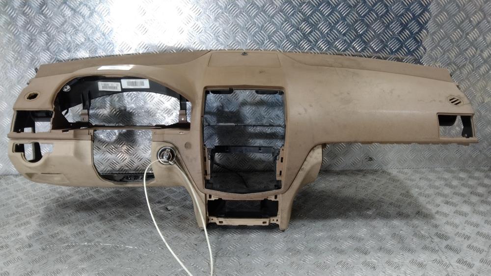 панель передняя салона (торпедо) Mercedes-Benz C-Класс W204/S204 2008, цвет - фото №1