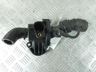 корпус термостата Volkswagen Golf 5 поколение 2007, цвет, 06F121111