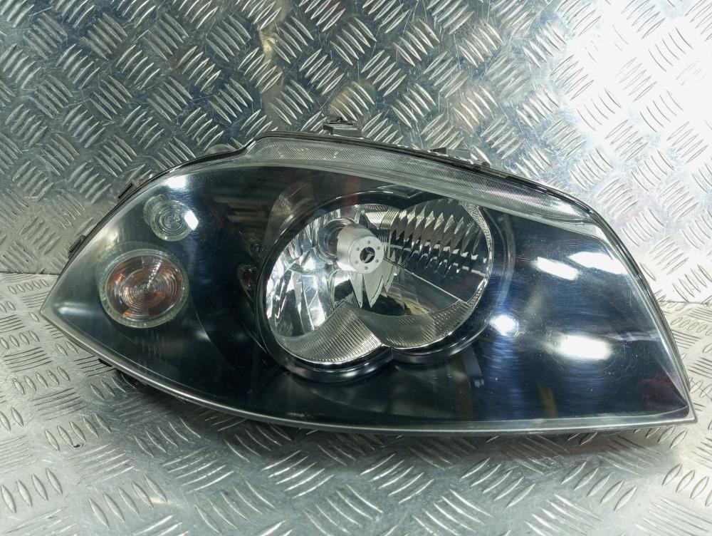 фара правая SEAT Ibiza 3 поколение 2003, цвет, 89306241 - фото №1