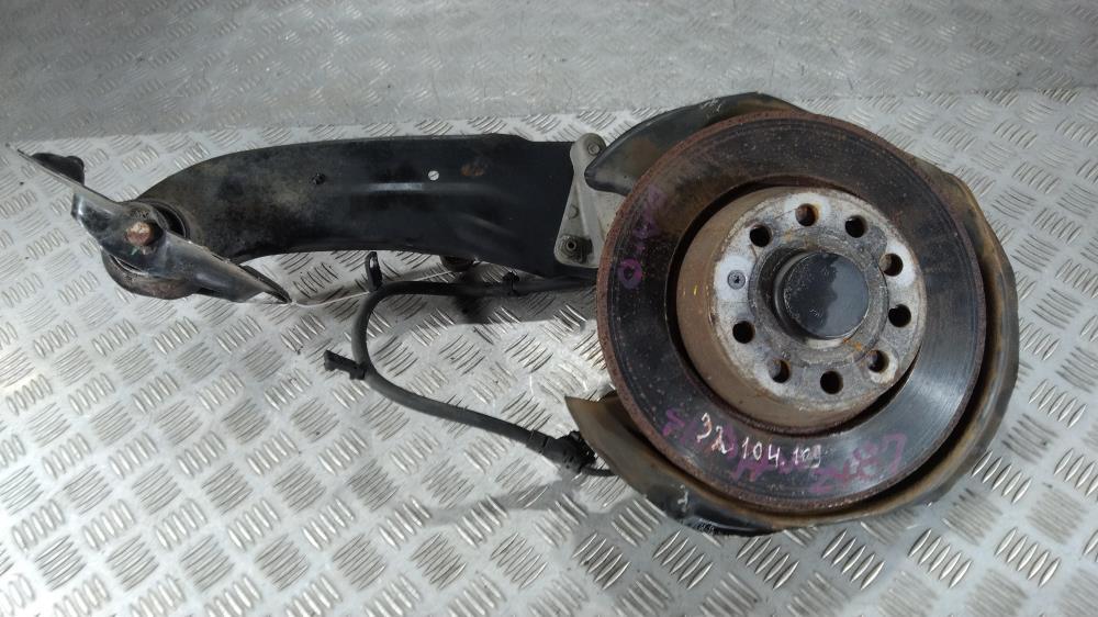 кулак задний правый Volkswagen Sharan 2 поколение 2014, цвет - фото №1