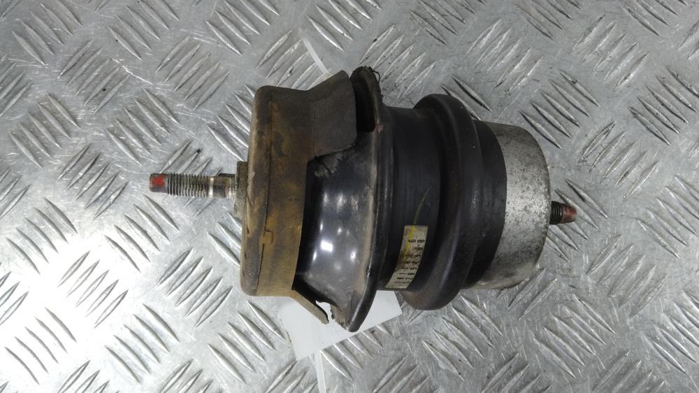 подушка крепления двигателя Infiniti Q50 1 поколение 2013, цвет - фото №1