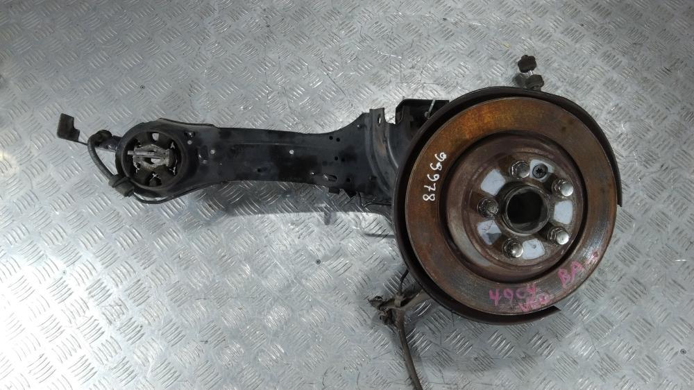 кулак задний левый Volvo V60 1 поколение 2011, цвет, 6G91-5K743 - фото №1