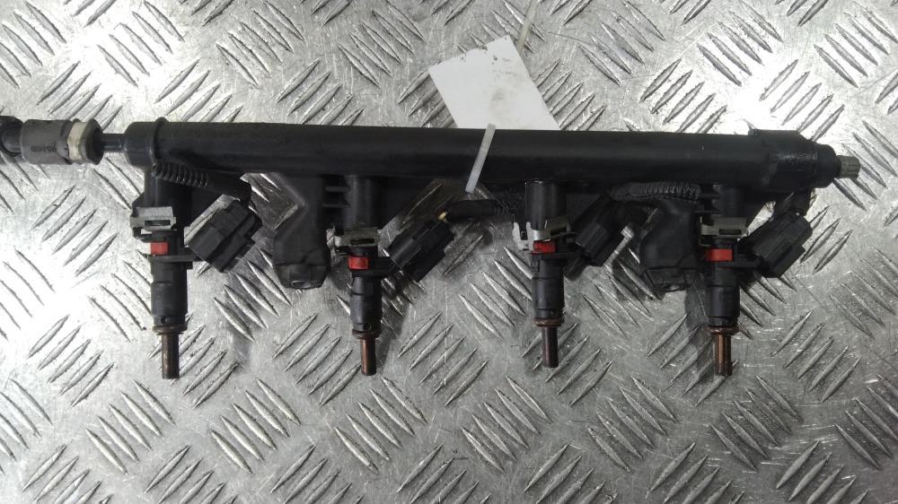 топливная рампа Peugeot 207 1 поколение 2008, цвет, 757564580 - фото №1