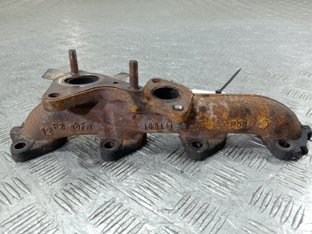 коллектор выпускной Renault Clio 3 поколение 2008, Дизель 1.5, цвет - фото №1