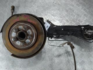 кулак задний правый Volvo V60 1 поколение 2011, цвет