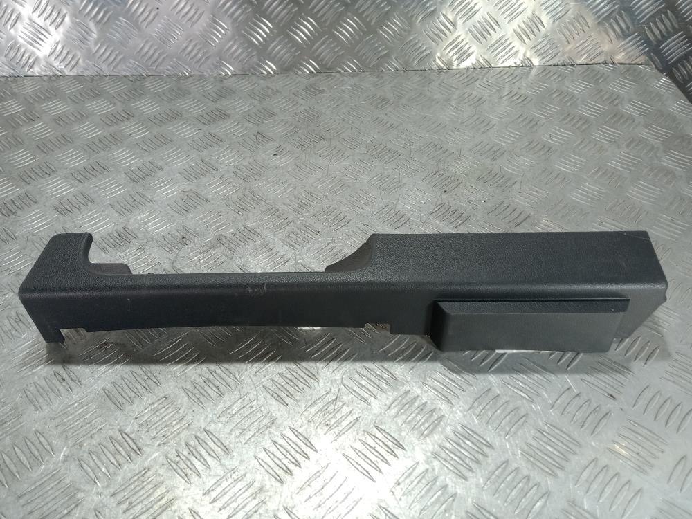 пластик Peugeot 5008 1 поколение 2011, цвет, 9684635777 - фото №1