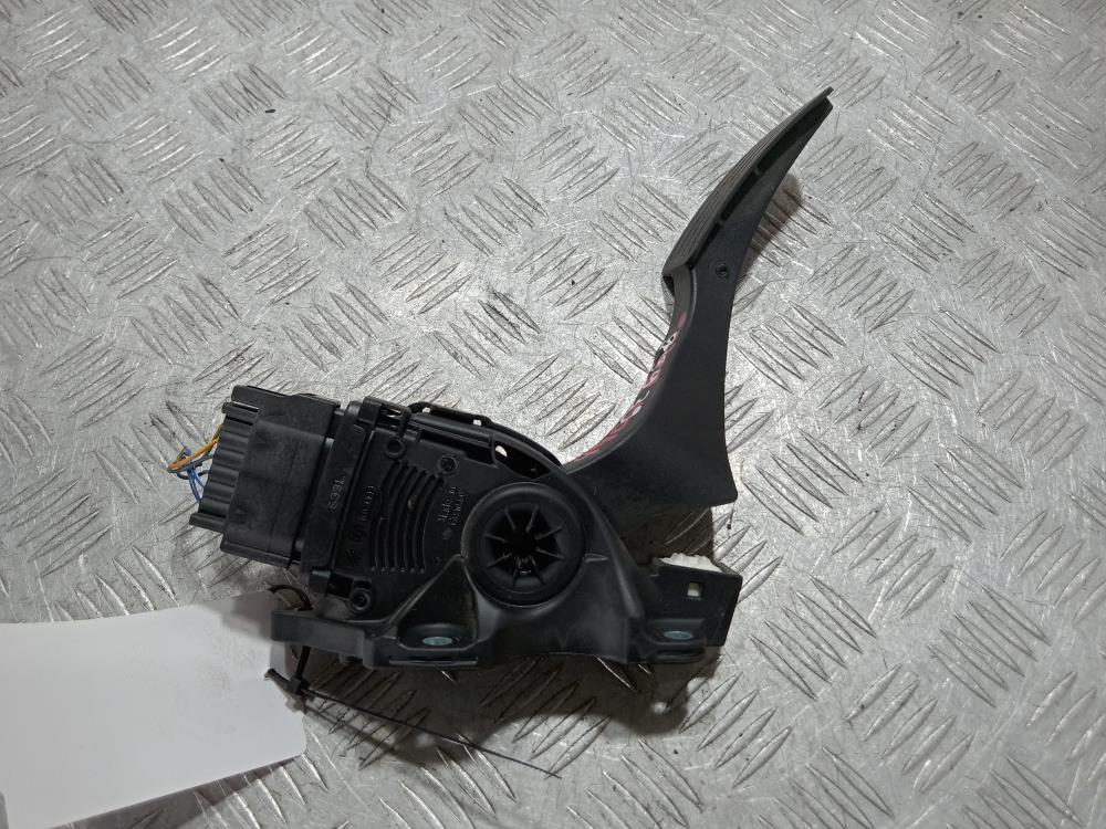 педаль Volvo V60 1 поколение 2011, цвет, 31329060 - фото №1